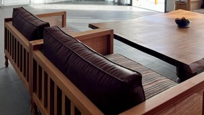 Luxe villa, balkon, uitzicht op de woestijn | Woonruimte