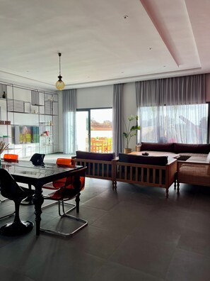 Biệt thự Cao cấp, ban công, quang cảnh sa mạc | Khu phòng khách