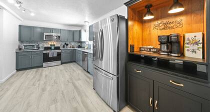 Black Bear At Heron Hill Retreat Hot Tub On Lake!