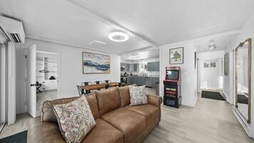 Smart TV, fireplace, video games, table tennis