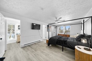 4 dormitoris, escriptori i planxa i posts de planxar 