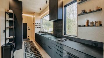 Cabin, 2 Bedrooms, Balcony, Mountain View | Interior