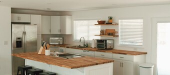 Charming 3-bedroom house with AC and WiFi in cool Pensacola