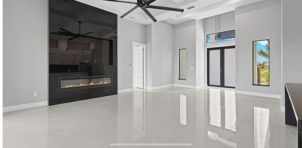 Interior - Charming 3-bedroom house in lovely Cape Coral with AC, WiFi (Cape Coral)