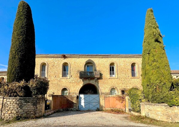 Exterior - Domaine de la Source, Apartment with Pool (Uzès)