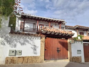 Exterior - Lodging a block and a half from the main square, with terrace and suites. (Villa de Leyva)