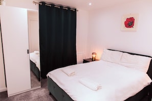 2 bedrooms, iron/ironing board, WiFi, bed sheets