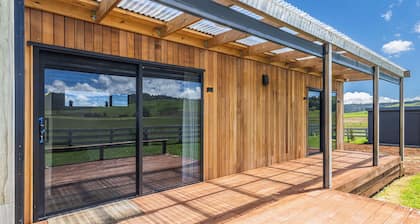 Cozy Cabin with a View - Ohakune Holiday Home