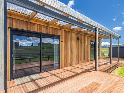 Cozy Cabin with a View - Ohakune Holiday Home
