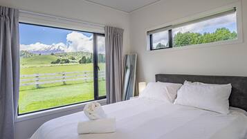 2 bedrooms, WiFi, bed sheets