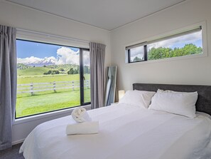 2 bedrooms, WiFi, bed sheets - Cozy Cabin with a View - Ohakune Holiday Home (Ohakune)