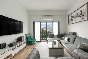 Interior - xiaosanchill (Liuqiu)