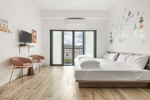 Cortinas blackout, wifi gratis y ropa de cama 