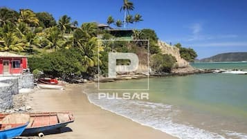 On the beach, white sand, 4 beach bars