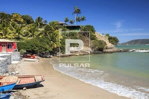 On the beach, white sand, 4 beach bars