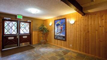 Apartment, 1 Bedroom, Smoking, Fireplace | Interior