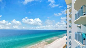 Appartamento, 1 letto king con divano letto (Sterling Breeze 1903) | Spiaggia | Sulla spiaggia