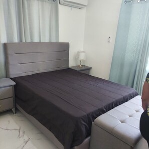 3 bedrooms, iron/ironing board, WiFi, bed sheets - Condo near AILA (Santo Domingo East)