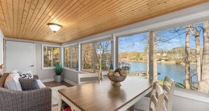 Waking Up Norman Lakefront Getaway, Fire Pit & Lake Views