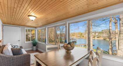 Waking Up Norman Lakefront Getaway, Fire Pit & Lake Views
