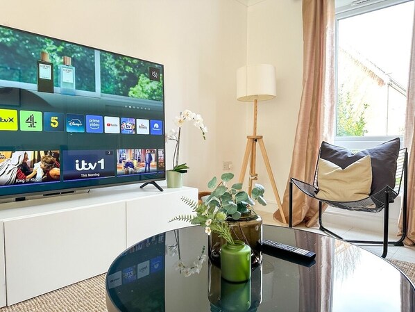 Interior - Luxury & Spacious 5 Bedroom Townhouse - Sleeps 8 (Berkshire)