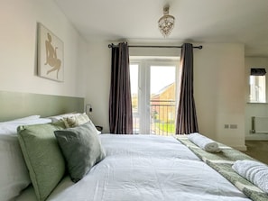 5 Schlafzimmer, Bügeleisen/Bügelbrett, Reisekinderbett, kostenloses WLAN