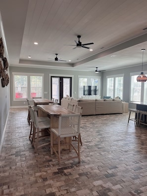 Dining - Son of a Son of a Sailor! 3-bedroom house in Panama City Beach in-ground pool. (Panama City Beach)