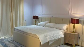 3 bedrooms, iron/ironing board, WiFi, bed sheets