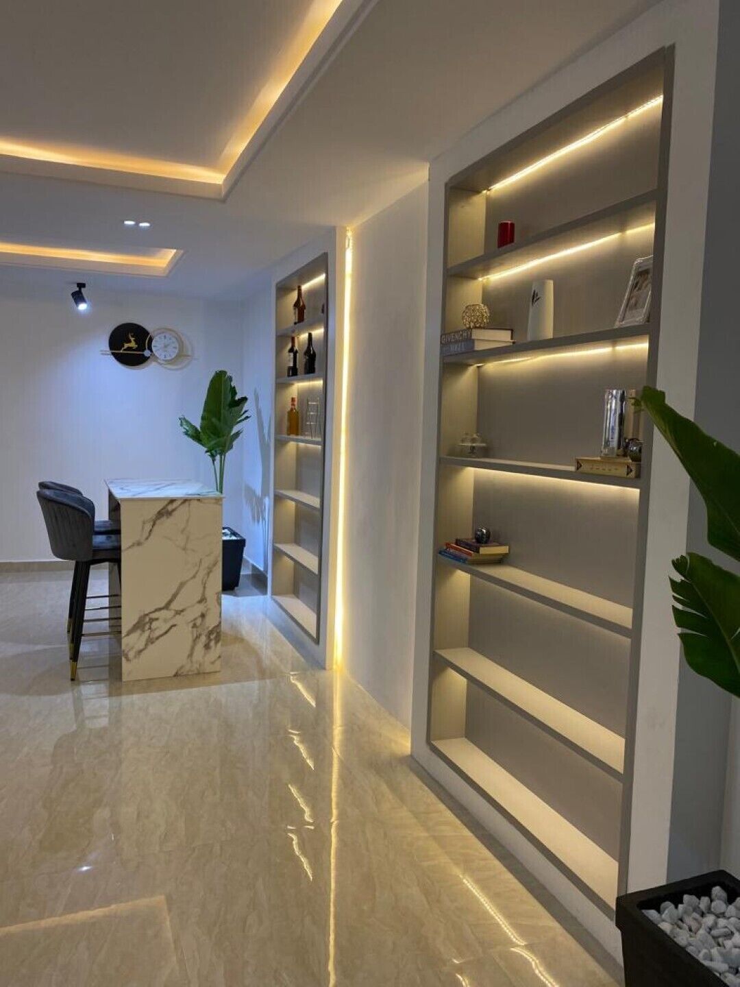 المنشأة من الداخل