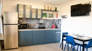 Coffee/tea maker, fridge, microwave, electric kettle