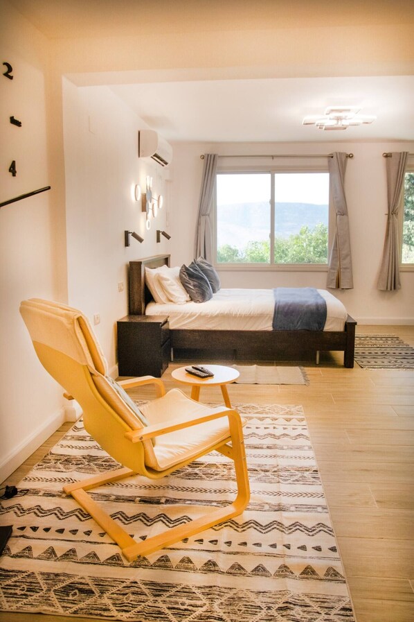 1 bedroom, desk, iron/ironing board, free WiFi