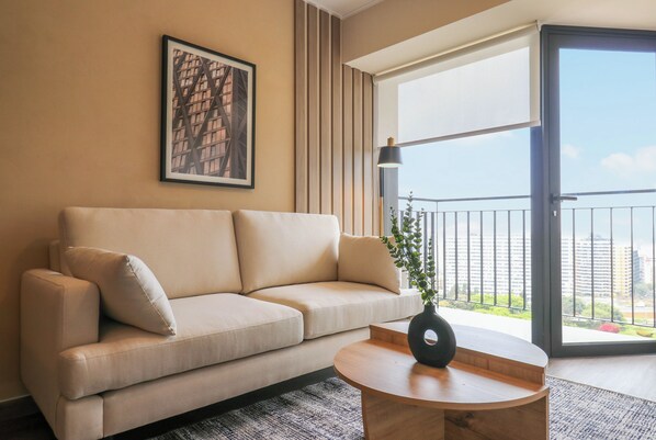 Departamento, balcón (2005) | Área de sala de estar