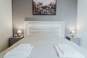Iron/ironing board, free WiFi, bed sheets