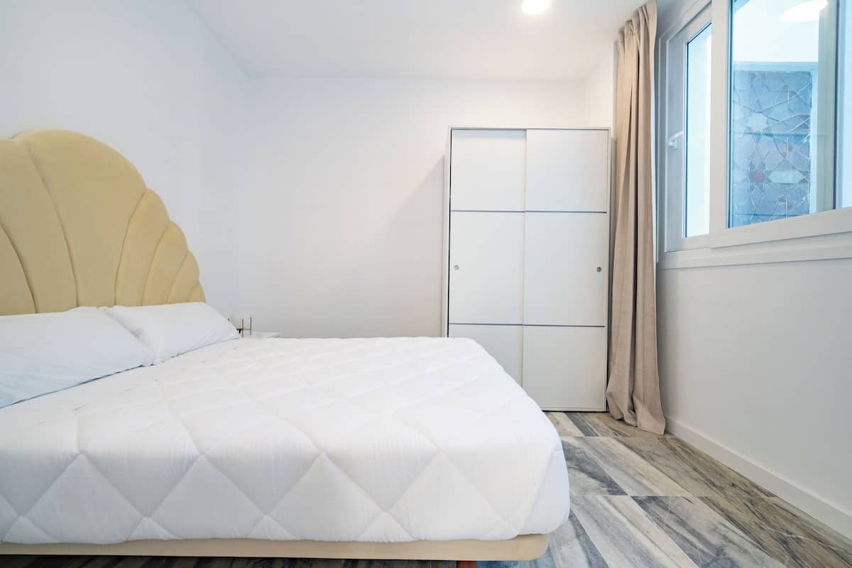 Premium-huoneisto, 1 makuuhuone, kaupunkinäköala | Kannettavalle tietokoneelle sopiva työtila, ilmainen Wi-Fi