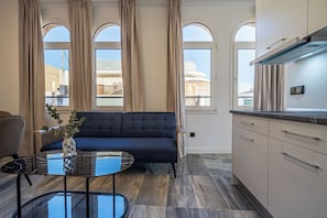 Family Apartment, City View | Living area