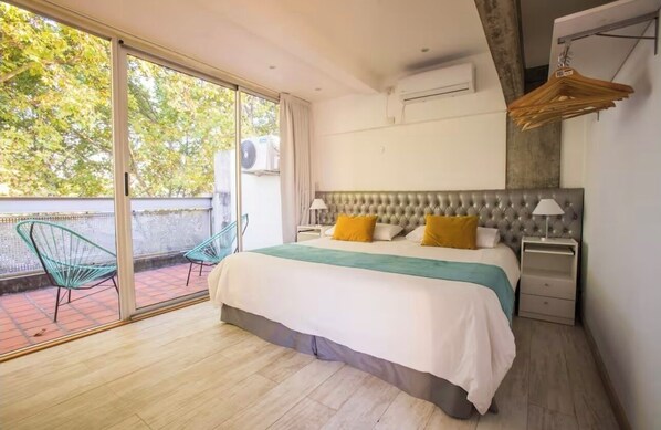 Premium Apartment, 1 Bedroom | Pillowtop beds, in-room safe, individually decorated, laptop workspace