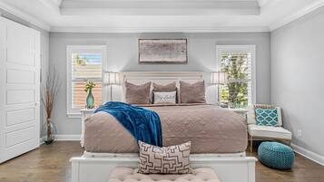 4 habitaciones, escritorio, tabla de planchar con plancha y wifi