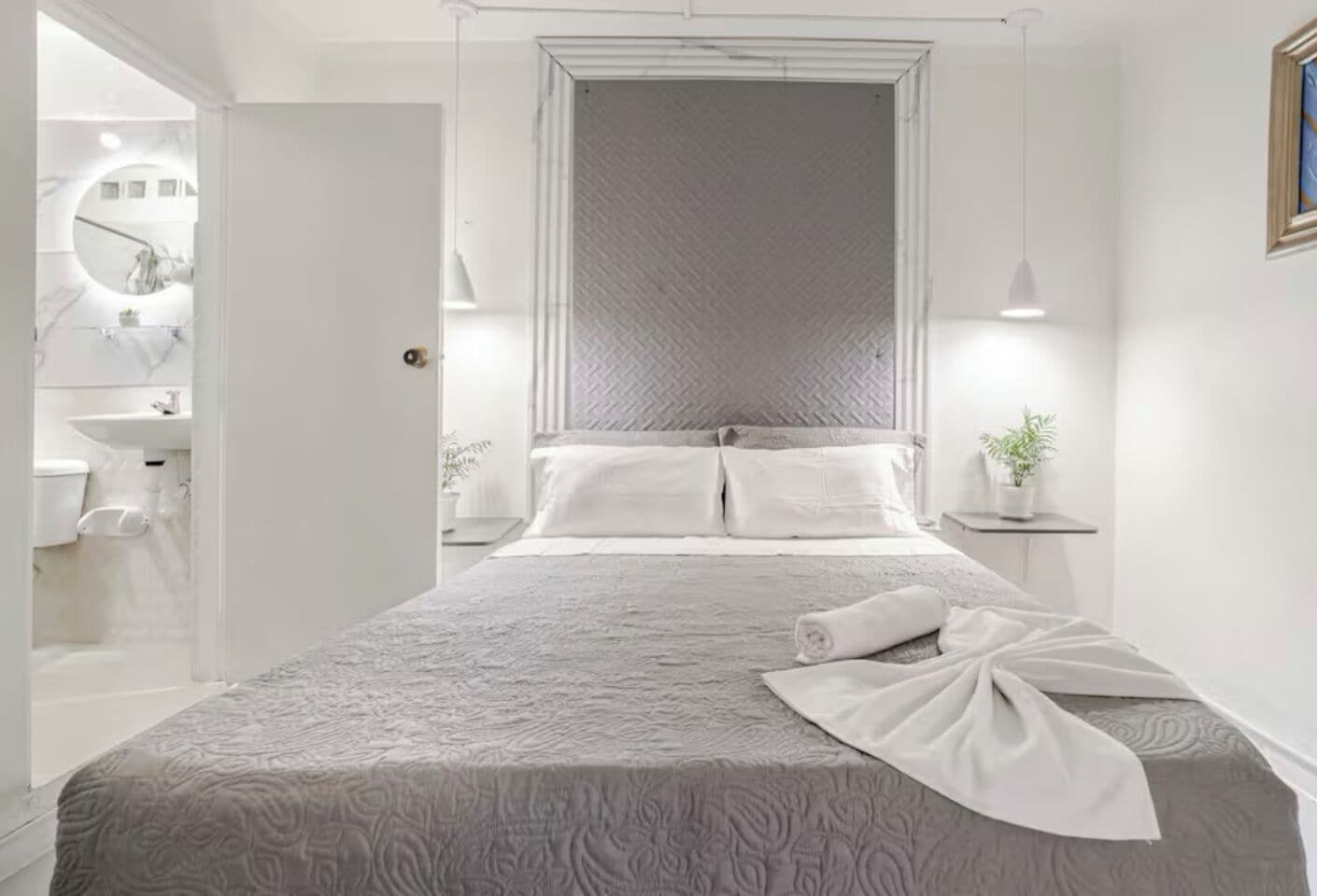 4 bedrooms, in-room safe, desk, iron/ironing board