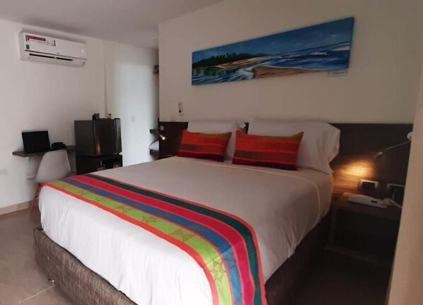 Classic Double Room | In-room safe, desk, blackout drapes, iron/ironing board