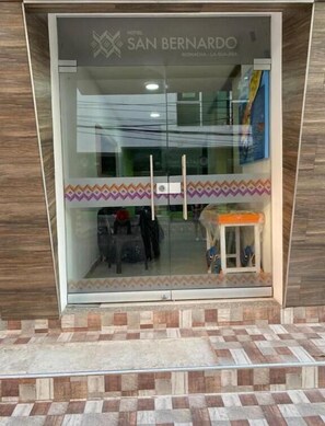 Exterior detail - hotel San Bernardo  (Riohacha)