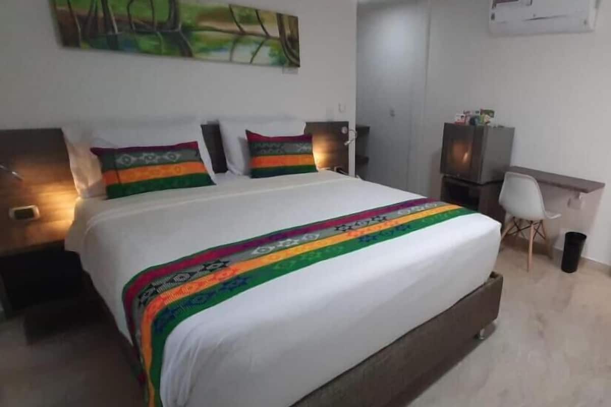 Classic Double Room | In-room safe, desk, blackout drapes, iron/ironing board