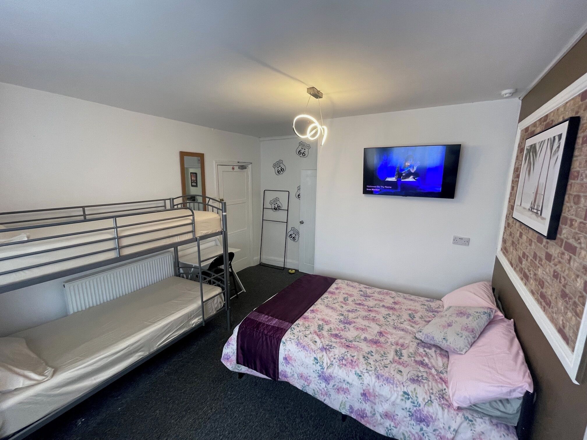 Photo - Backpackers Blackpool Hotel & Suites