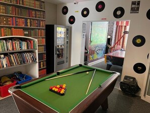 Game room - Backpackers Hotel (Blackpool)