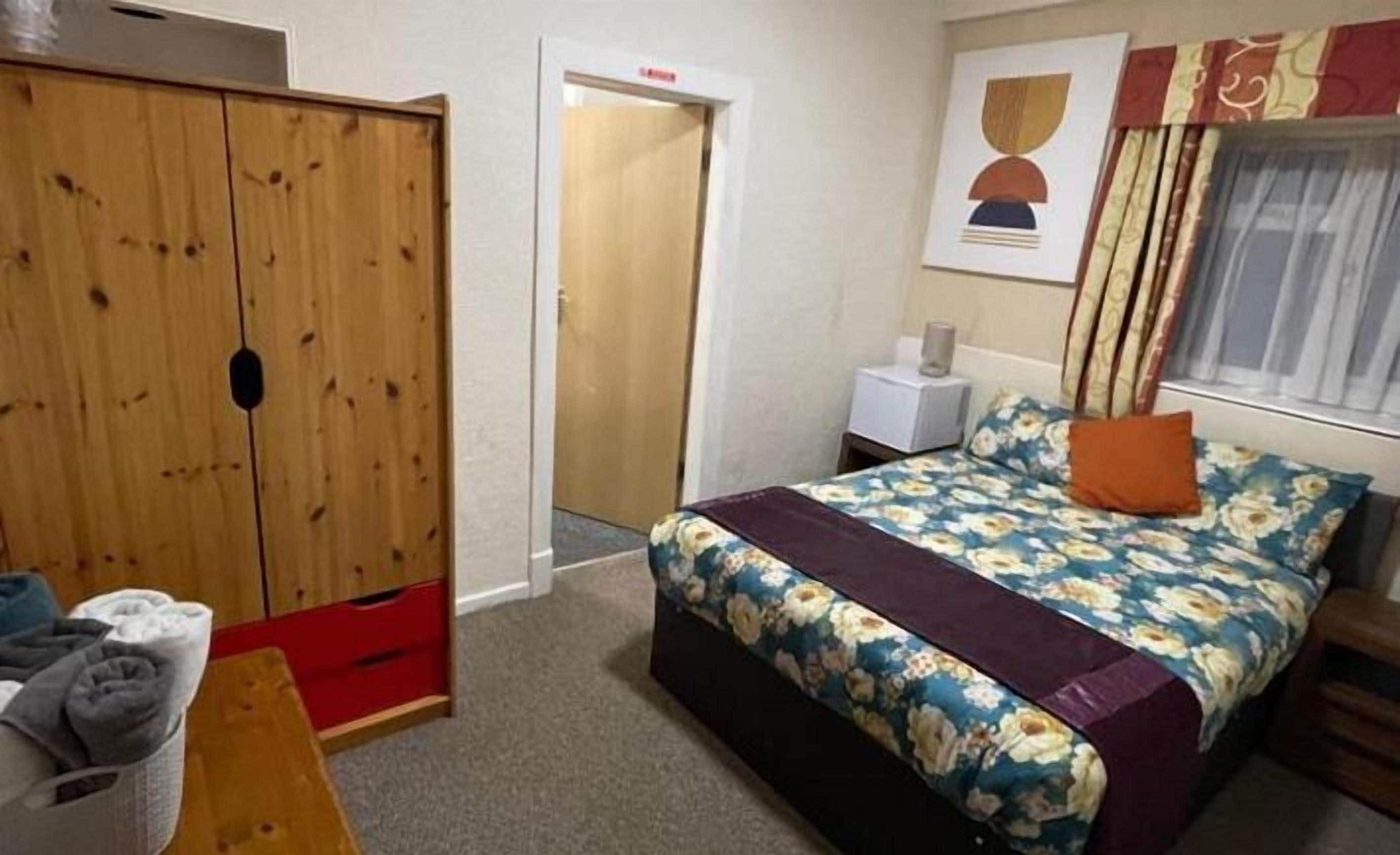 Photo - Backpackers Blackpool Hotel & Suites