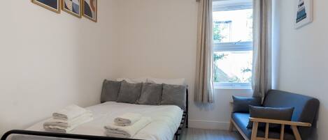 1 bedroom, iron/ironing board, free WiFi, bed sheets