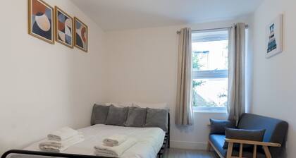 Studio flat in Heart of Southend - Pass the Keys