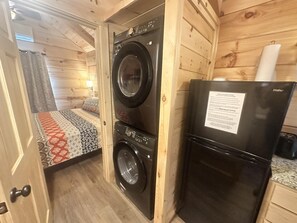 Interior - Snuggle Time - Hot Tub, Fireplace, Hiking, Wi-Fi (Union Mills)