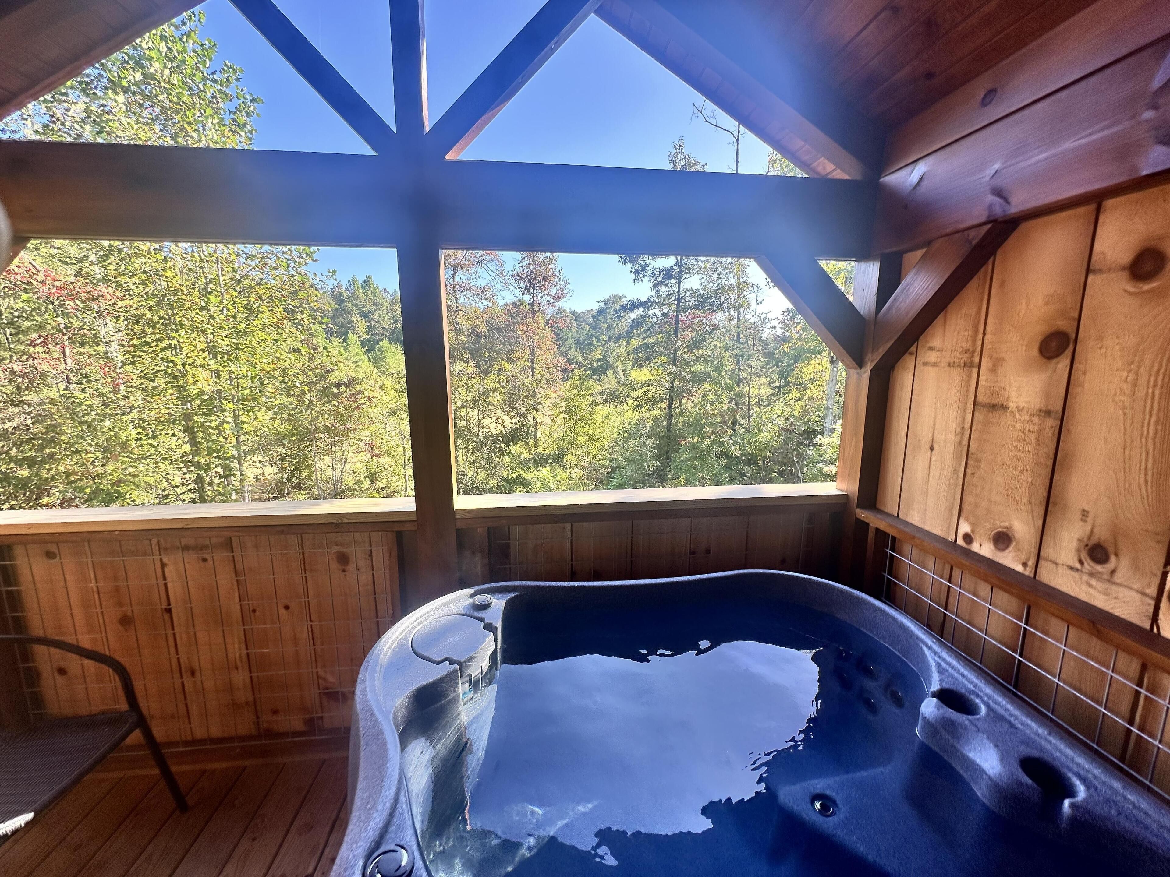 Tina de hidromasaje al aire libre