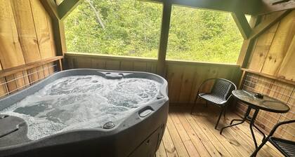 Feelin' Feisty - Hot Tub, Fireplace, Hike