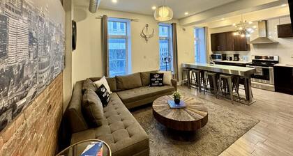 Lovely 3BR Condo in the heart of DT Mtl